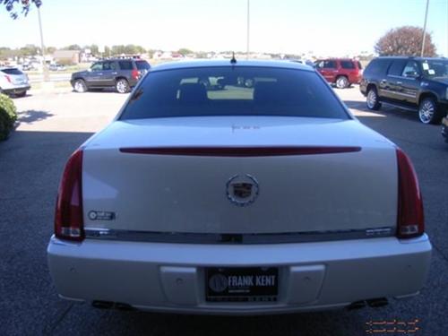 Cadillac DTS 2008 photo 1