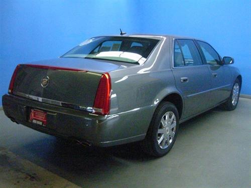 Cadillac DTS 2008 photo 1