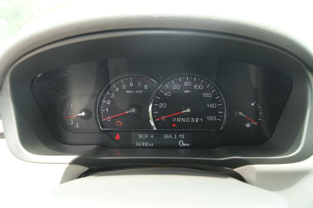 Cadillac DTS 2008 photo 1