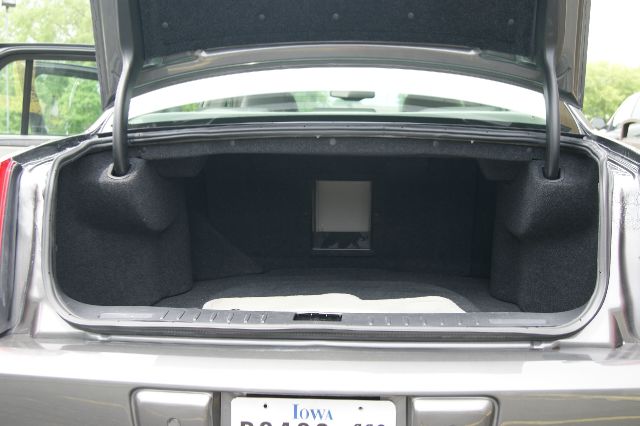Cadillac DTS 2008 photo 2