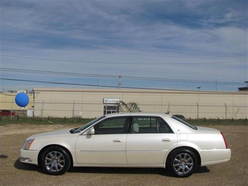 Cadillac DTS 2008 photo 1