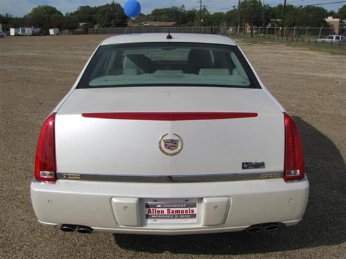 Cadillac DTS 2008 photo 3