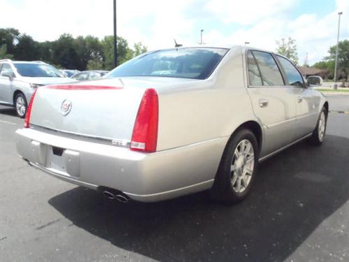 Cadillac DTS 2008 photo 1