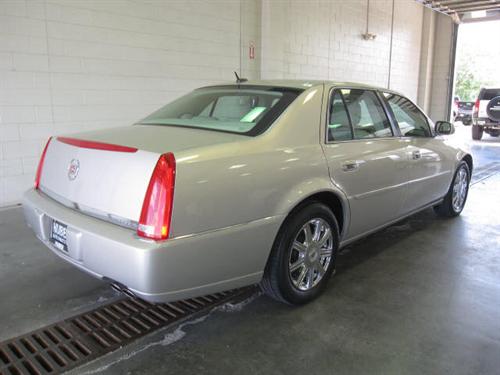 Cadillac DTS 4dr Sdn I4 SE-R Other
