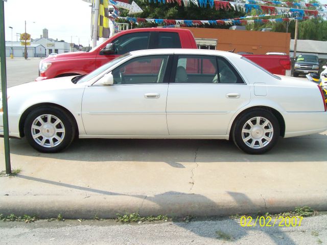 Cadillac DTS 2008 photo 1