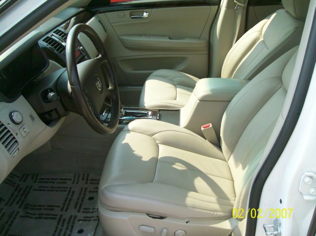Cadillac DTS 2008 photo 3