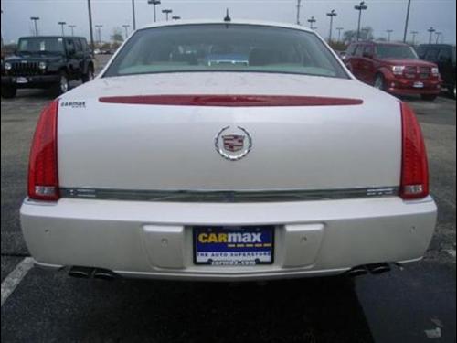 Cadillac DTS 2008 photo 1