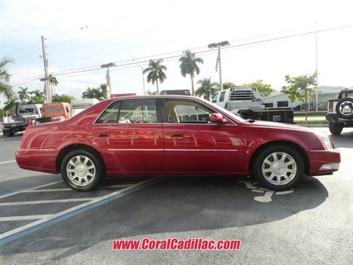 Cadillac DTS 2008 photo 1