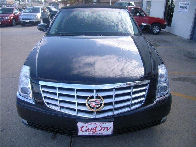 Cadillac DTS 2008 photo 2