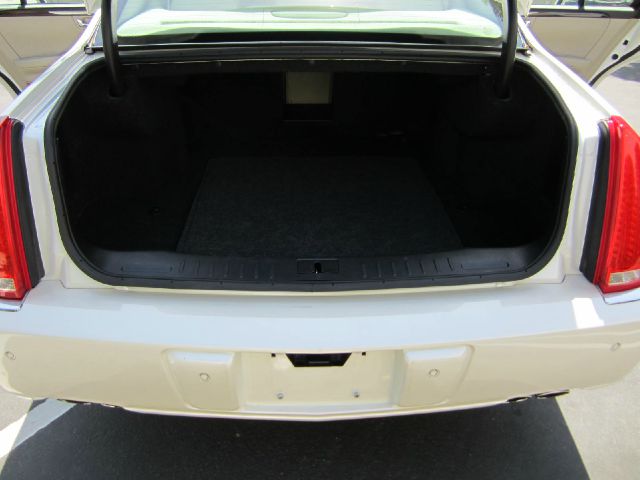 Cadillac DTS 2008 photo 10