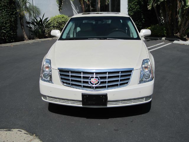 Cadillac DTS 2008 photo 16