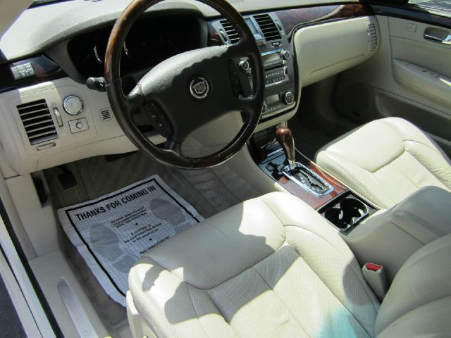 Cadillac DTS 2008 photo 4