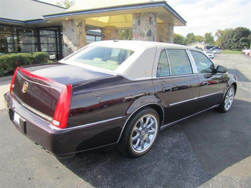 Cadillac DTS 2008 photo 1
