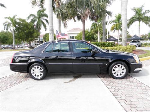 Cadillac DTS 2008 photo 1