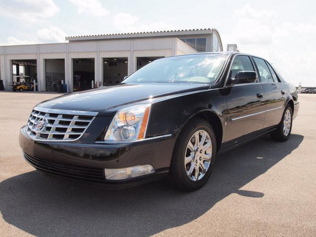 Cadillac DTS Unknown Sedan