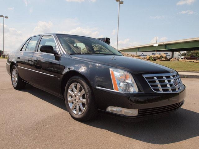 Cadillac DTS 2008 photo 1
