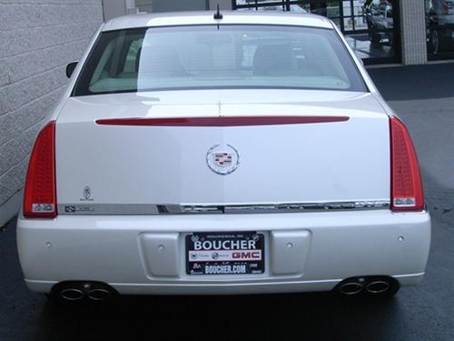 Cadillac DTS 2008 photo 2