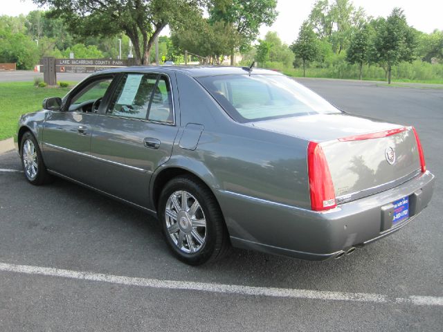 Cadillac DTS 2008 photo 1
