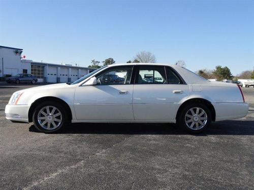 Cadillac DTS 2008 photo 1