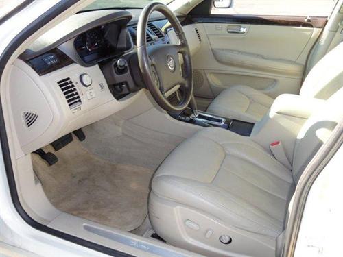 Cadillac DTS 2008 photo 2
