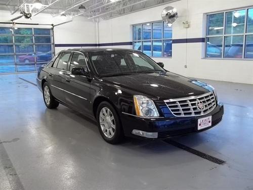 Cadillac DTS 2008 photo 2