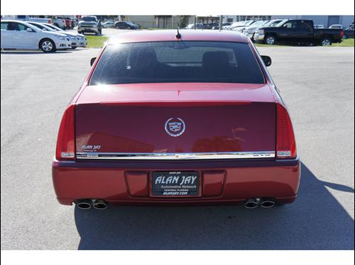 Cadillac DTS 2008 photo 1