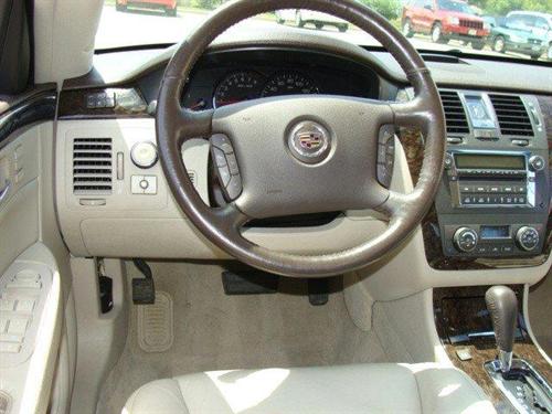 Cadillac DTS 2008 photo 1
