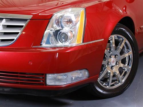 Cadillac DTS 2008 photo 2