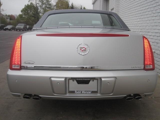 Cadillac DTS 2008 photo 5