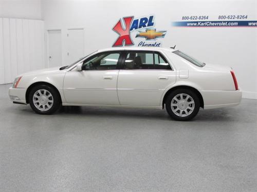 Cadillac DTS 2008 photo 1