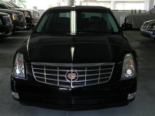 Cadillac DTS 2008 photo 2