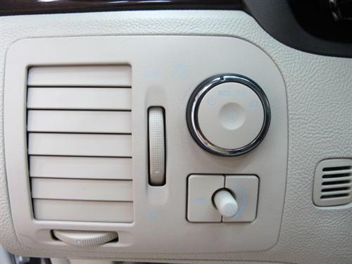 Cadillac DTS 2008 photo 1