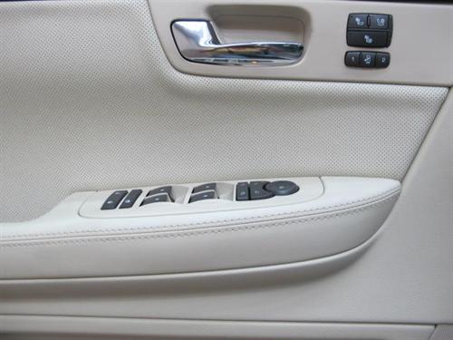 Cadillac DTS 2008 photo 2