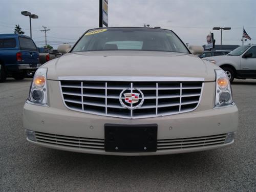 Cadillac DTS 2008 photo 2