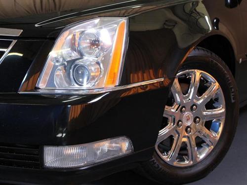 Cadillac DTS 2008 photo 2