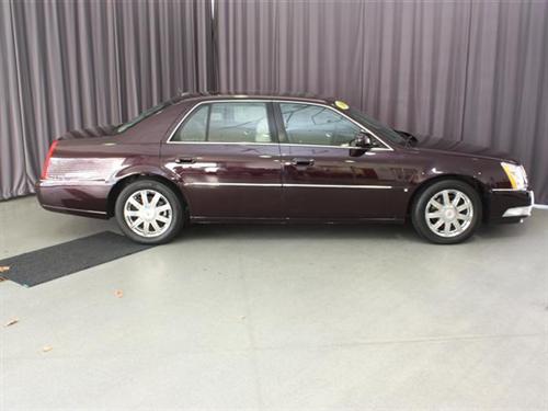 Cadillac DTS 2008 photo 2