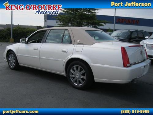 Cadillac DTS 2008 photo 1