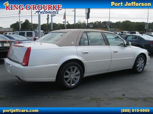 Cadillac DTS 2008 photo 2