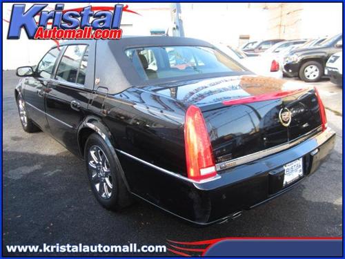Cadillac DTS 2008 photo 1