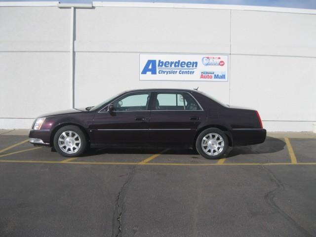 Cadillac DTS Unknown Sedan