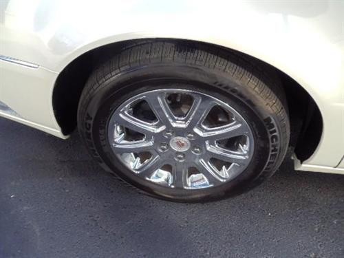 Cadillac DTS 2008 photo 1