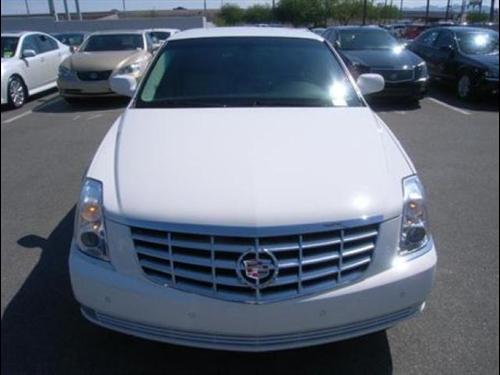 Cadillac DTS 2008 photo 1