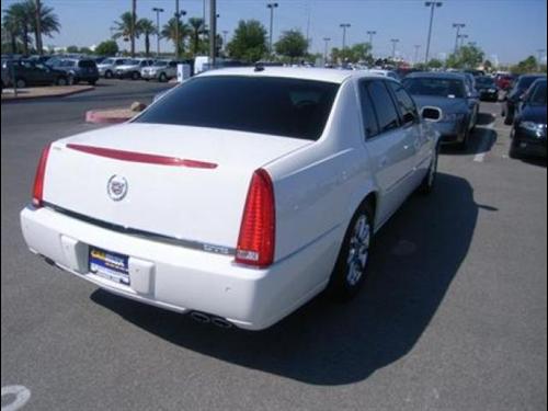 Cadillac DTS 2008 photo 2