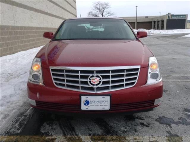 Cadillac DTS 2008 photo 2