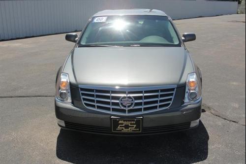 Cadillac DTS 2008 photo 1