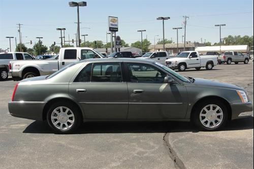 Cadillac DTS 2008 photo 2