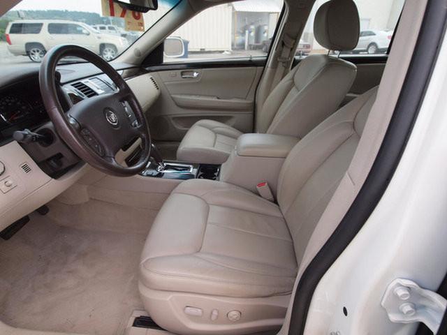 Cadillac DTS 2008 photo 1