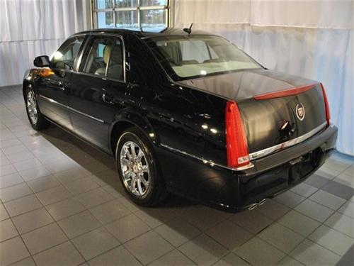Cadillac DTS 2008 photo 1