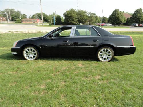 Cadillac DTS 2008 photo 1