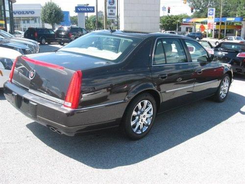 Cadillac DTS 4dr Sdn I4 SE-R Other